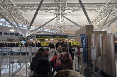 Line for TSA PreCheck and Oneworld Priority at JFK's T8
